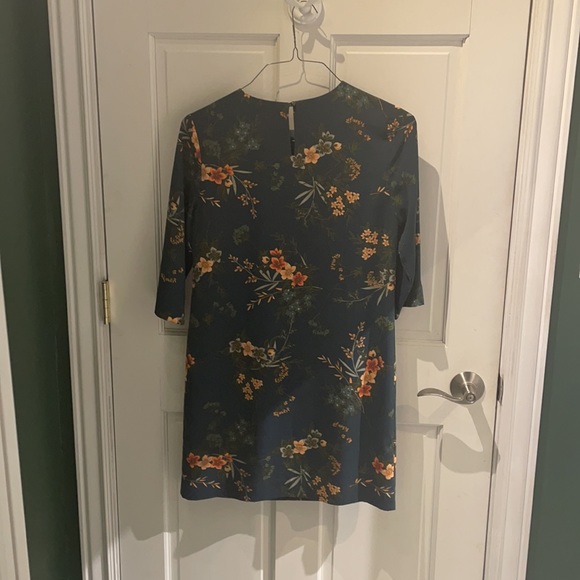 Banana Republic size 2 - Picture 3 of 3